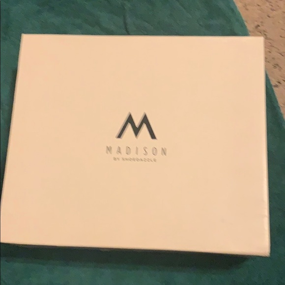 Madison - Picture 6 of 6